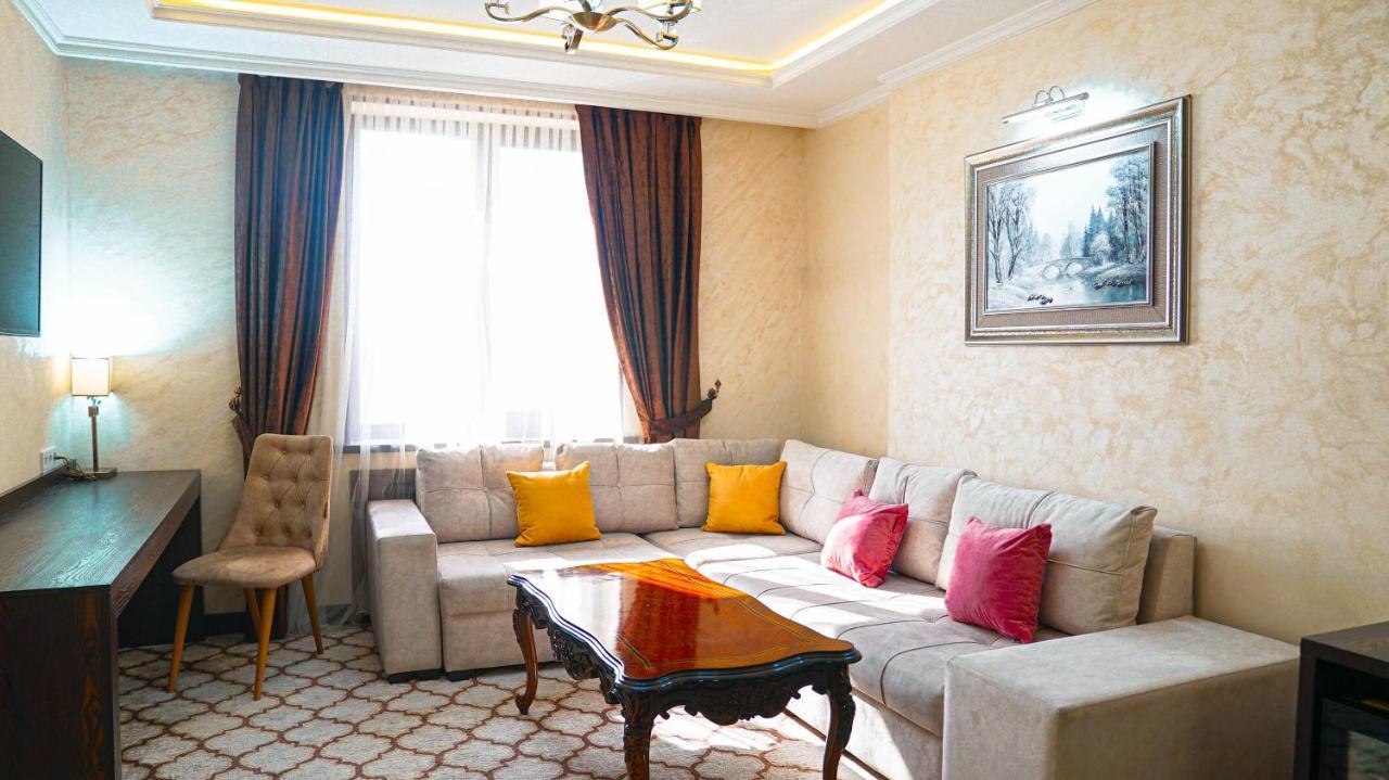 Royal Grand Hotel, Turkistan Exterior photo