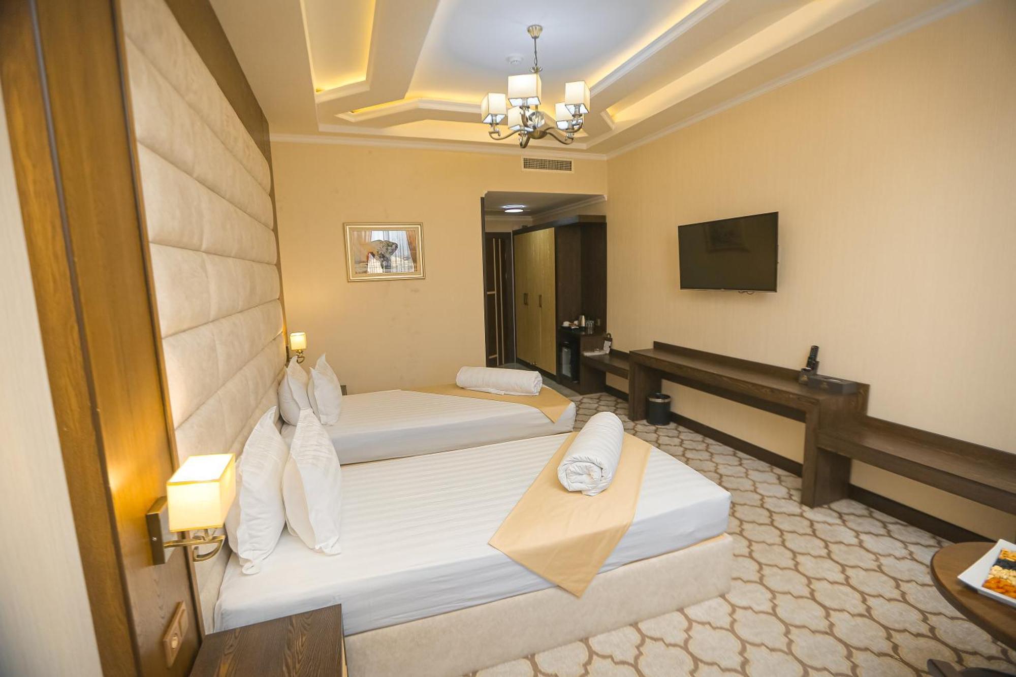 Royal Grand Hotel, Turkistan Exterior photo
